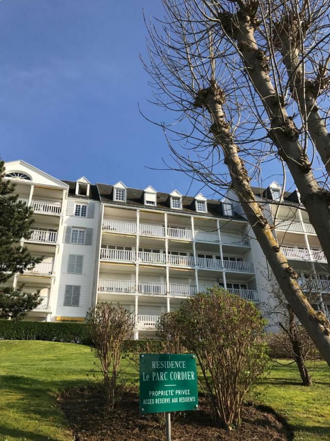 Les Terrasses Du Parc Cordier Трувіль-сюр-Мер Екстер'єр фото